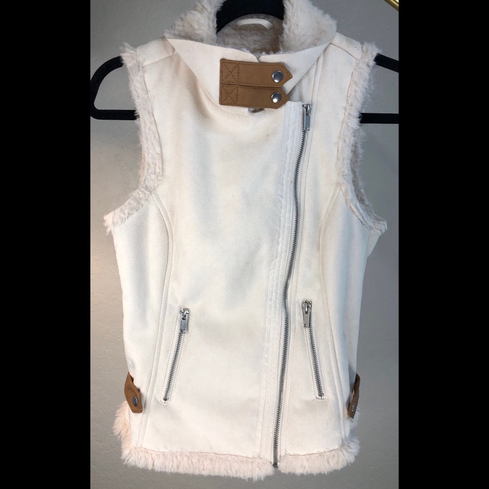 Excellent condition faux fur vest